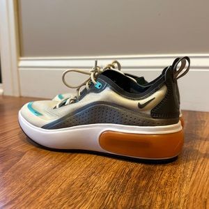 Air Max Dia SE